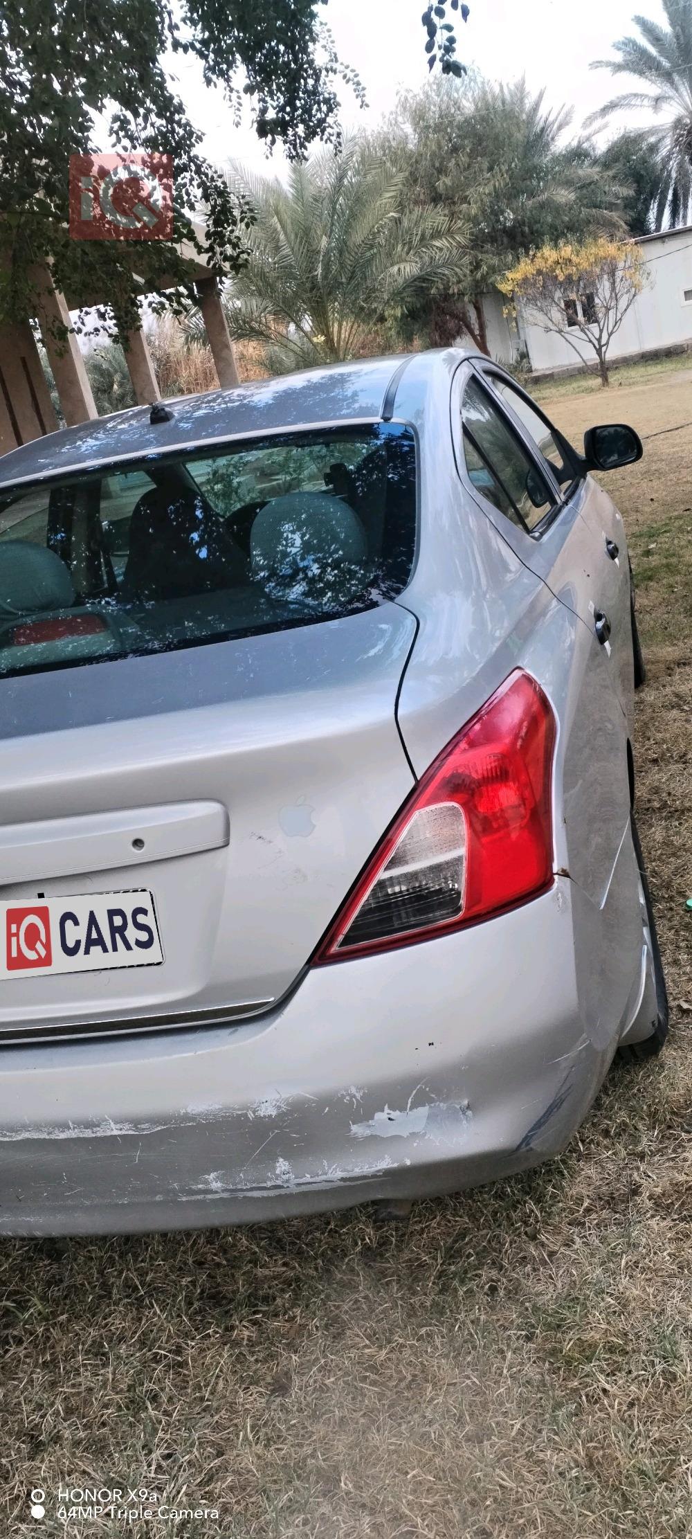 نيسان فيرسا